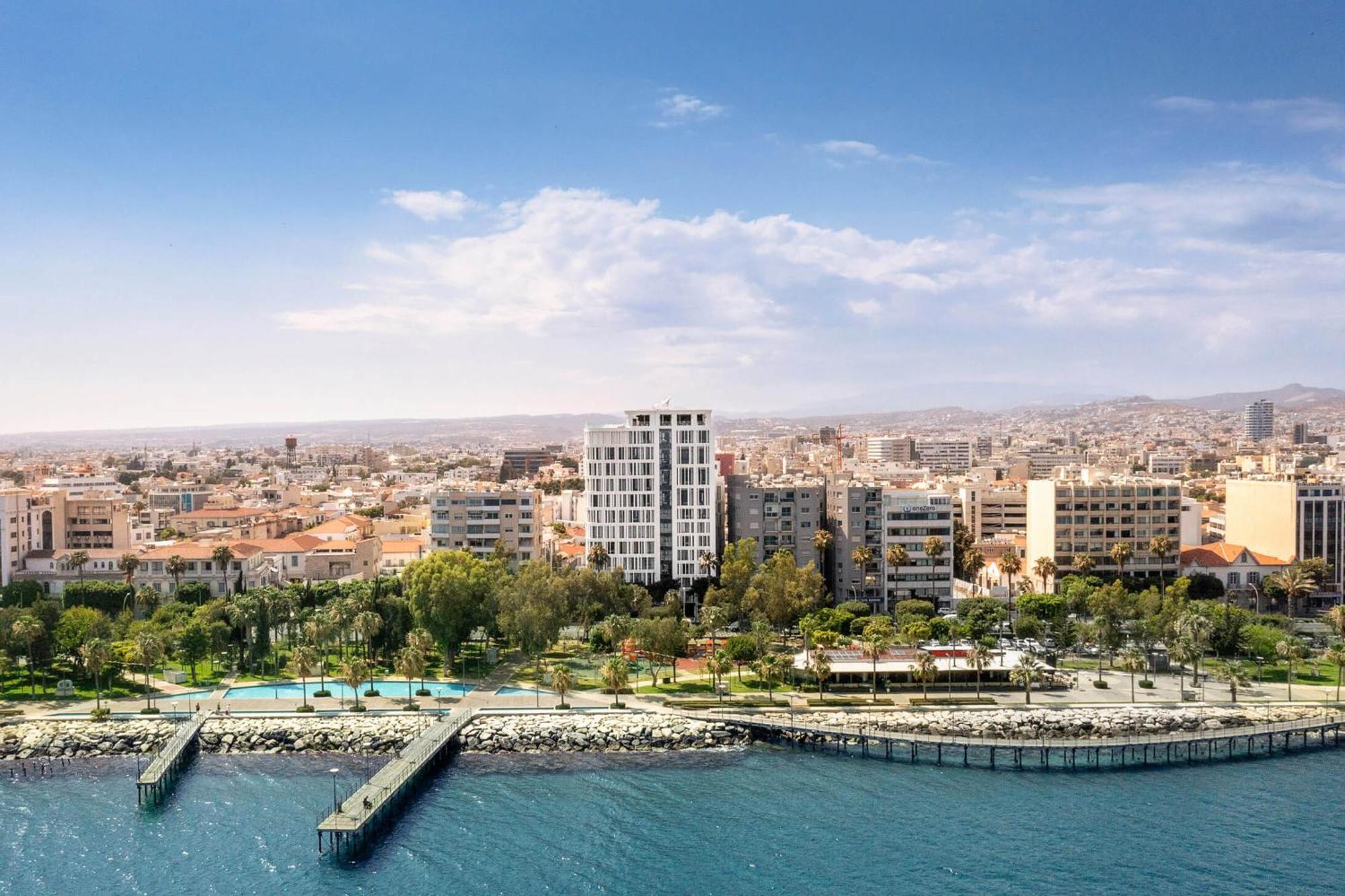 Nyx Hotel Limassol By Leonardo Hotels Экстерьер фото