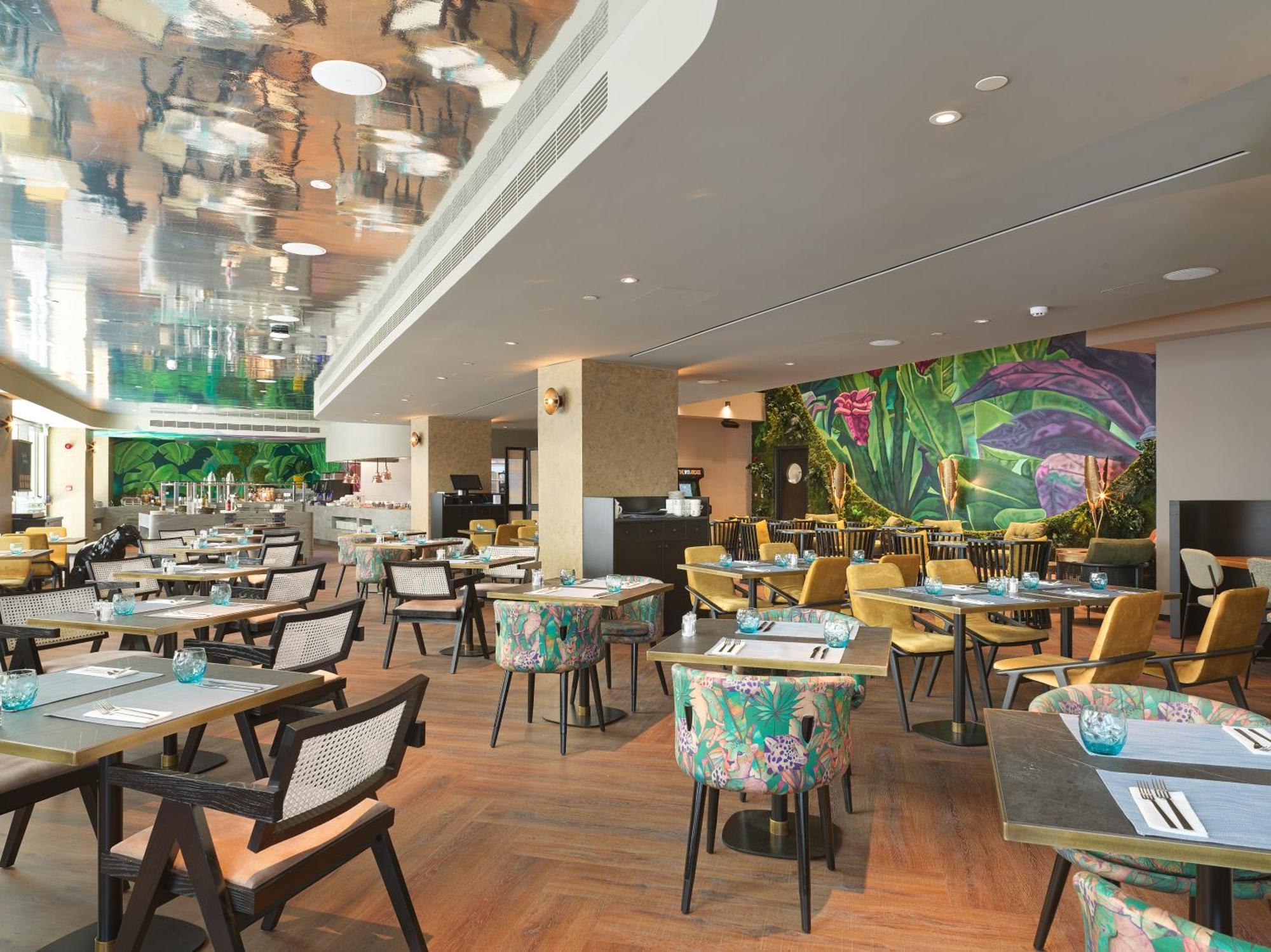 Nyx Hotel Limassol By Leonardo Hotels Экстерьер фото